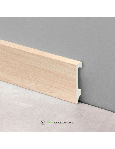 Zocalo Atrim Plain 70mm x 15mm x 2,44m Roble Natural (2360E)
